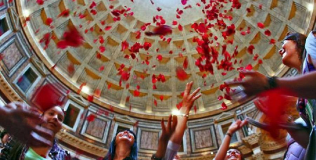 Pioggia Di Petali Al Pantheon